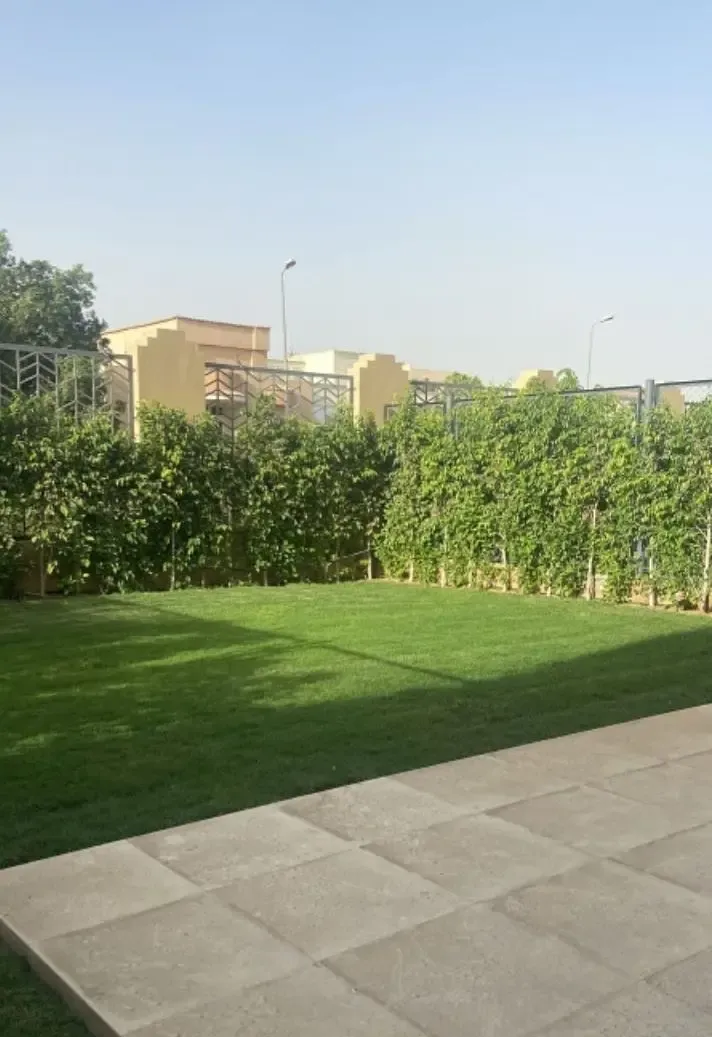 فيلا ستاند الون 4 غرف نوم داخل كمباوند الما