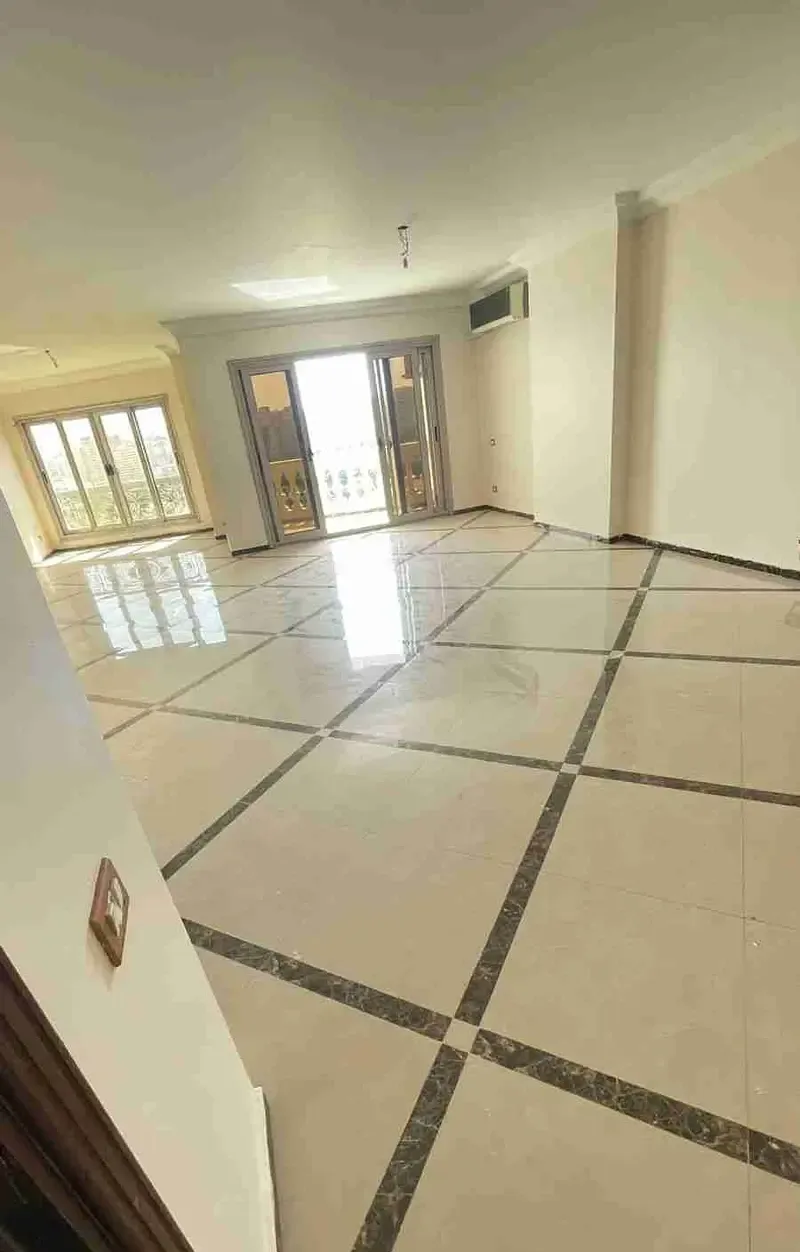 Apartment for rent in Sporting View overlooking the club