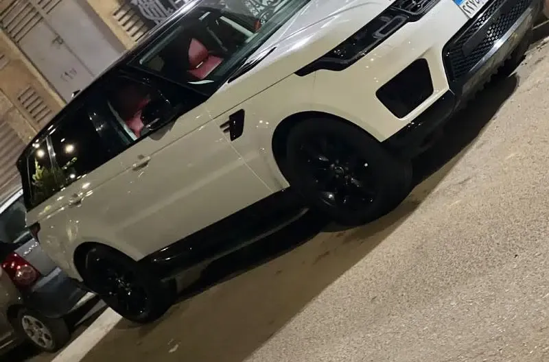 Range Rover Model 22 for Weekly and Monthly Rent
