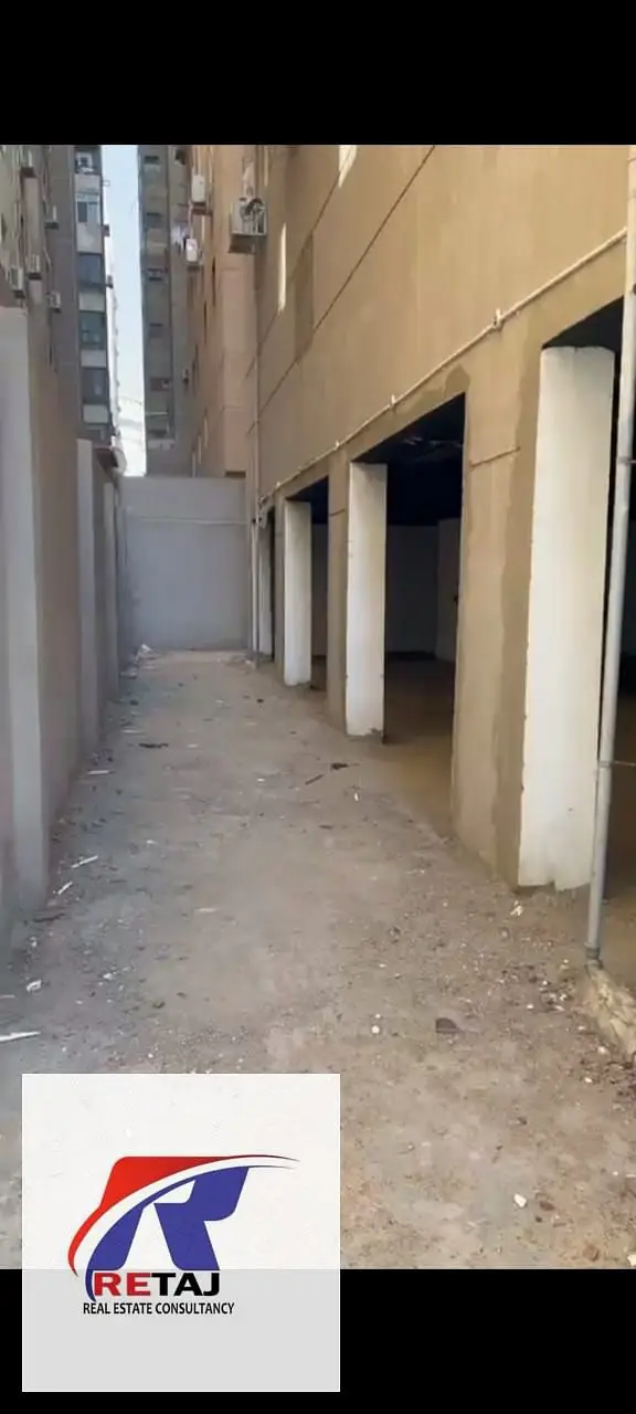 Commercial showroom for rent on Ahmed El Zomor main street