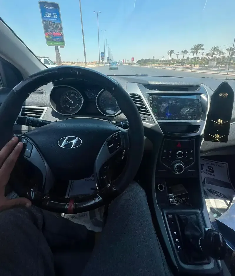 Hyundai Avante 2016 for rent