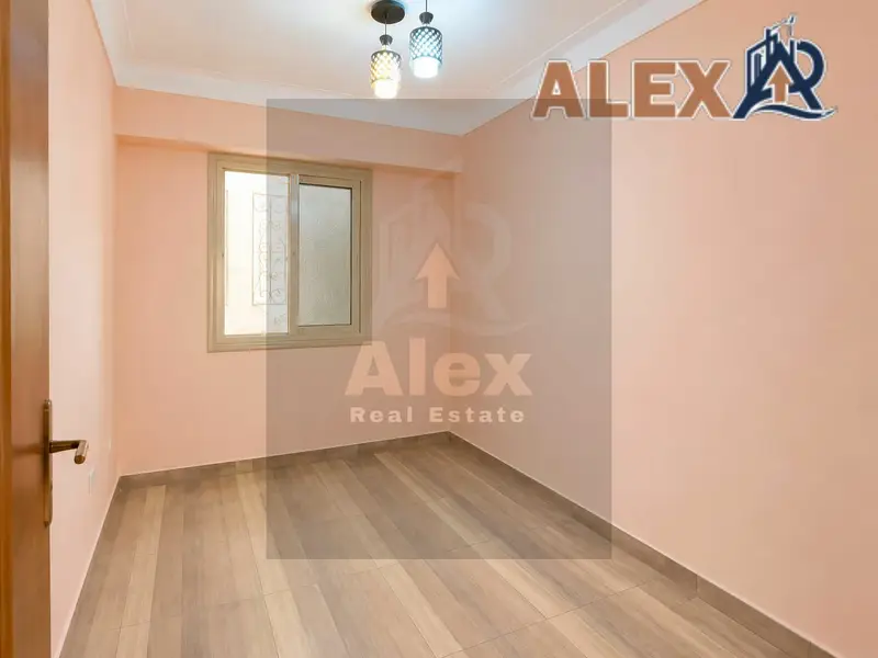 Apartment for rent in Gleem, directly on the sea, open view