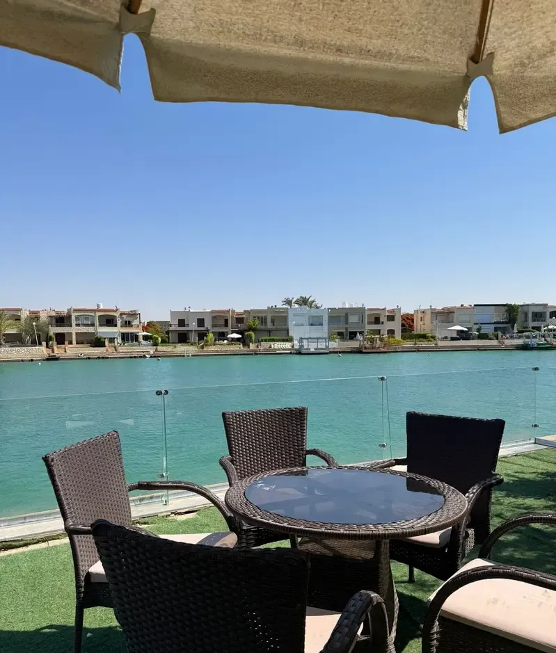 Villa for rent in Marina 5, first row on the lake