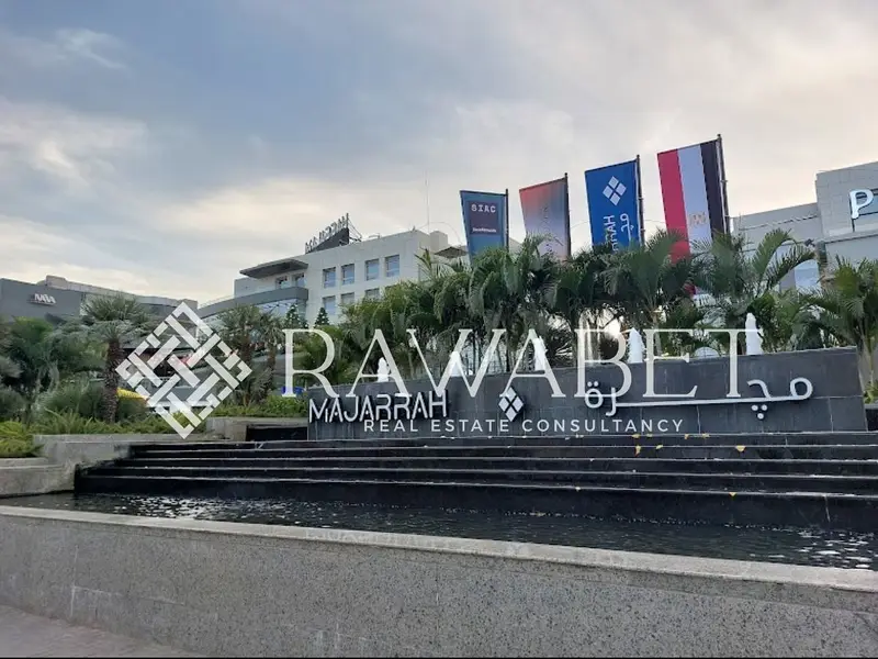 مكتب للايجار 242م في Majarrah Mall على محور 26 يوليو