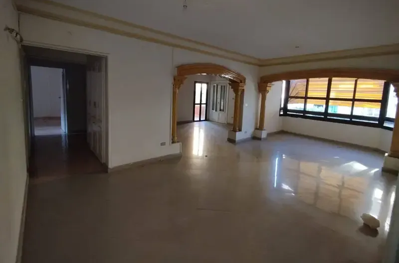 Office for rent 175 sqm in Sheraton Airport