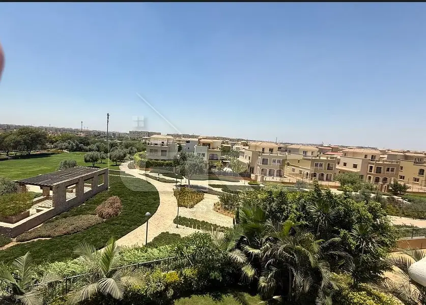 فيلا مستقلة فاخرة للإيجار في ميفيدا