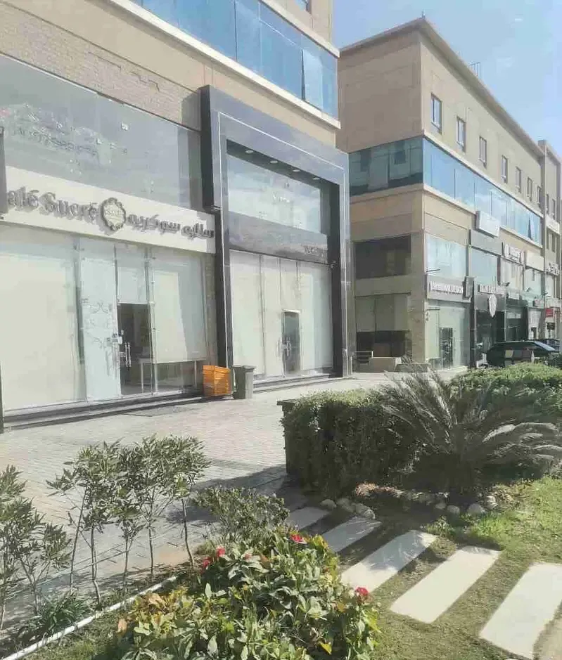 محل وبيزمنت للايجار بالشيخ زايد بكمبوند بيفرلى هيلز