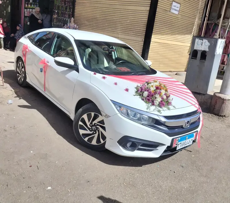 هوندا سيفيك للإيجار مع سائق للمناسبات والمشاوير