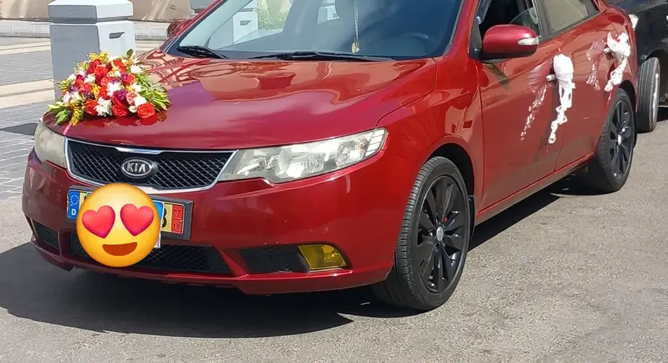 سيارة للإيجار بالسائق