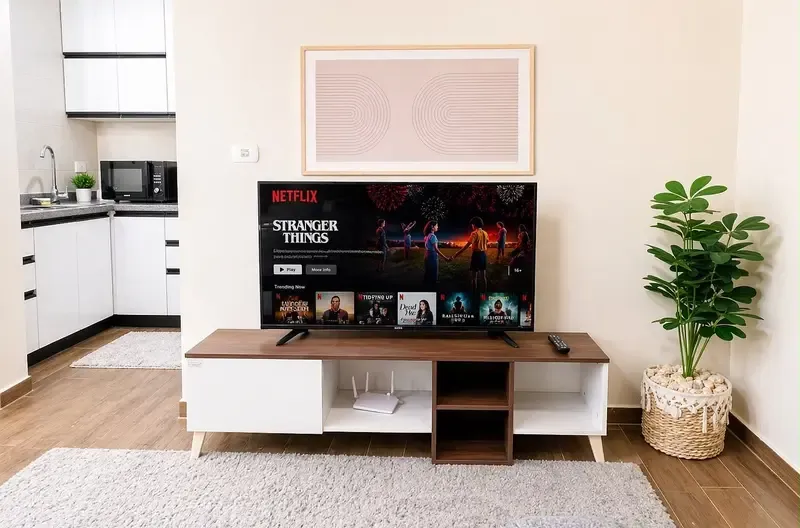 Furnished studio for rent in Eastown