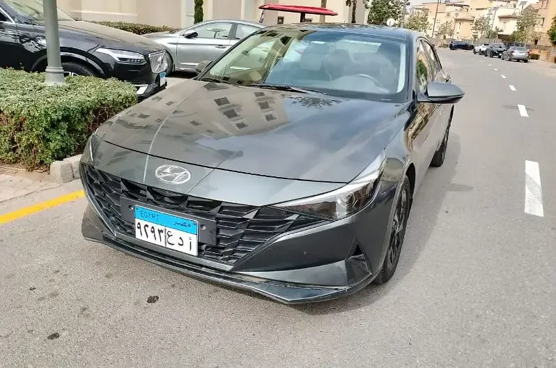 هيونداي النترا CN 7 للإيجار بدون سائق