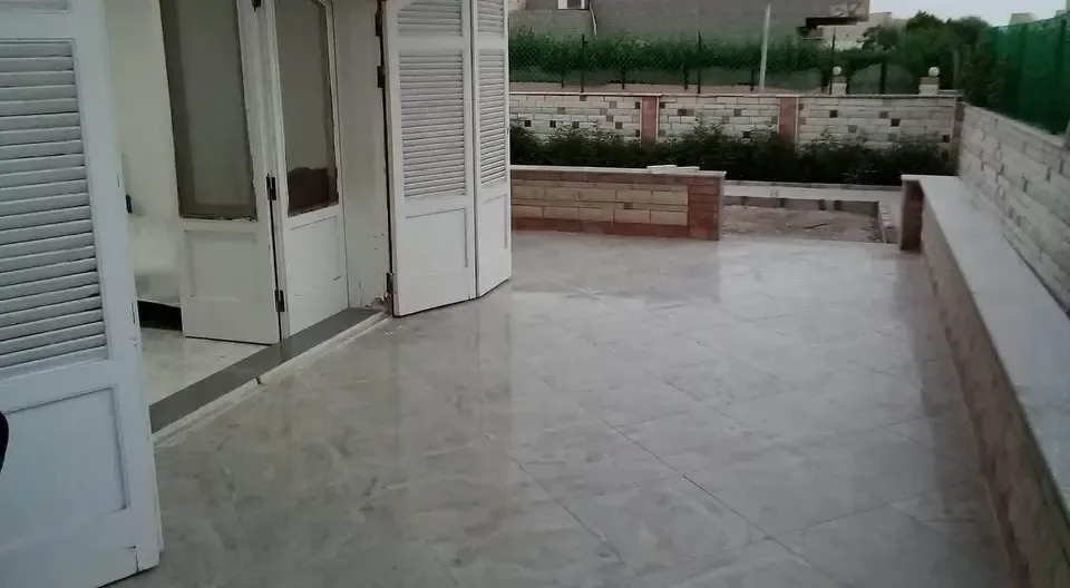 ستوديو مجهز نظيف خطوات من البحر