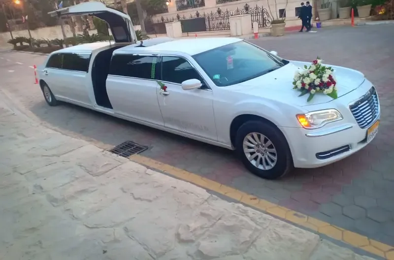 ايجار سيارة ليموزين للزفاف بأرخص الاسعار