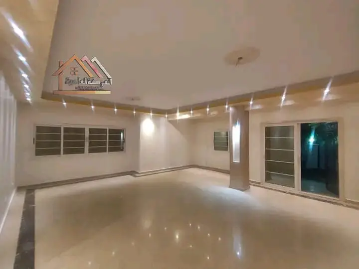 Villa Model Z, Super Lux Finishing
