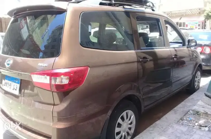 سيارة شانجي 7 راكب مكيفة للإيجار بالسائق