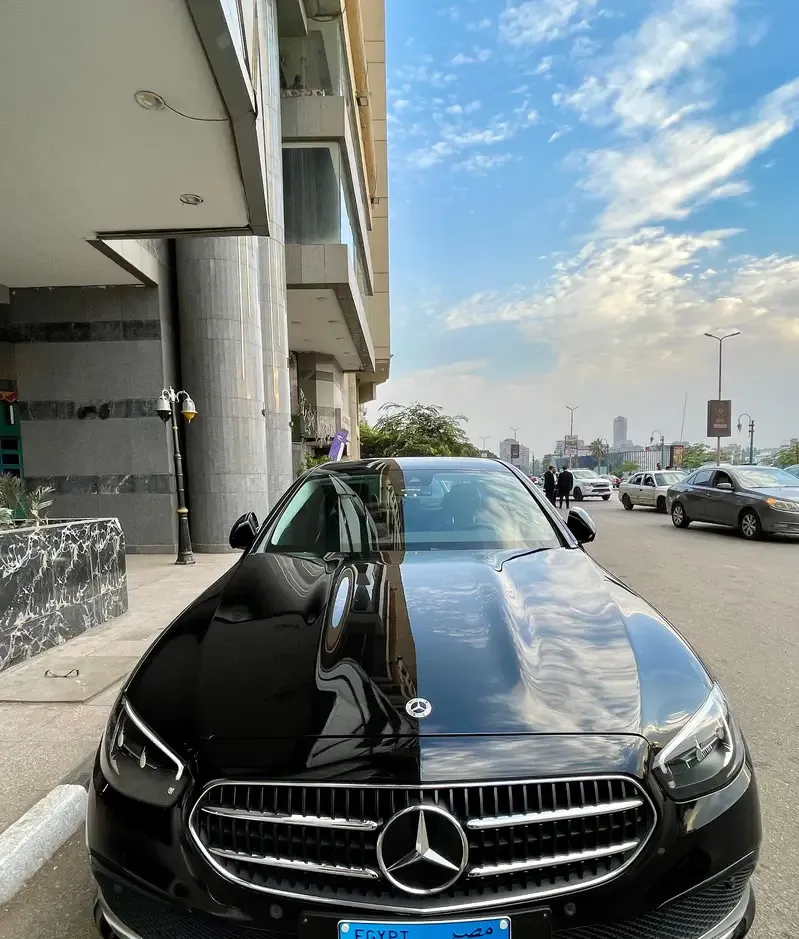 مرسيدس E200 2023 للأيجار بالسائق