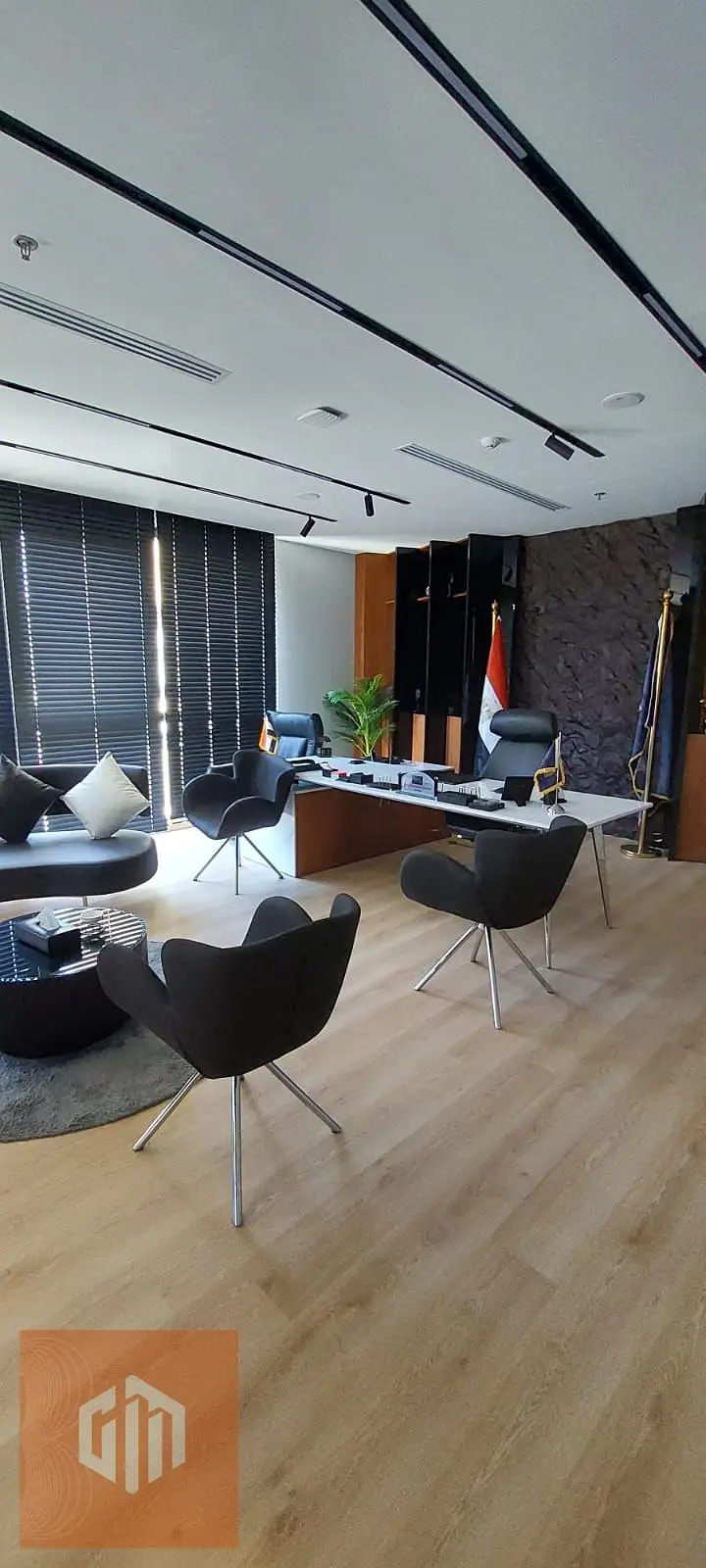 مكتب إداري مفروش بالكامل للإيجار في Mivida Business Park