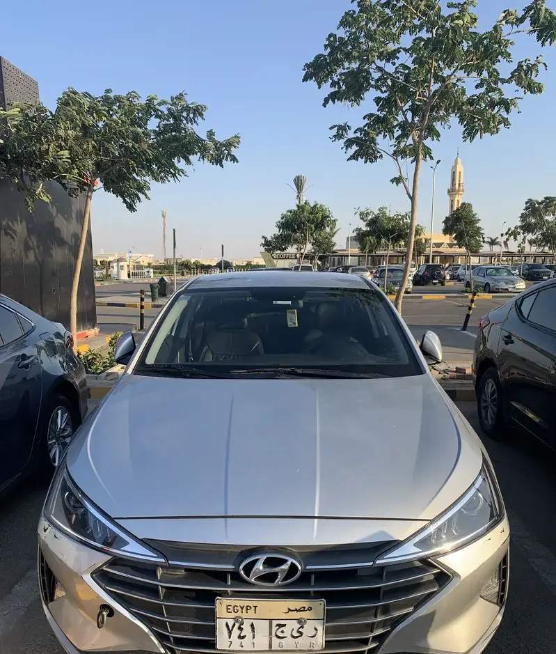 Hyundai Elantra 2025 for Daily Rent