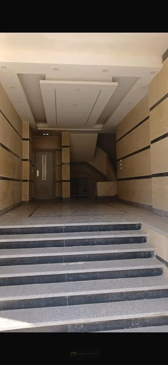 شقة مميزة في الخمايل – المرحلة الأولى | الشيخ زايد