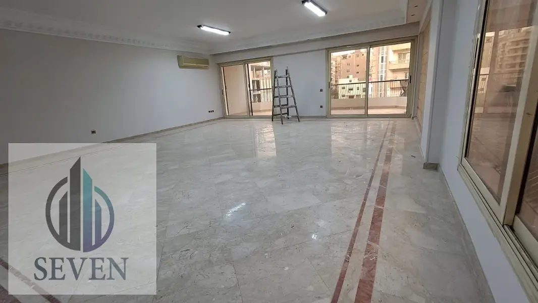 مكتب إداري مكيف للايجار 250م في شارع النصر الرئيسي بالمعادي الجديدة