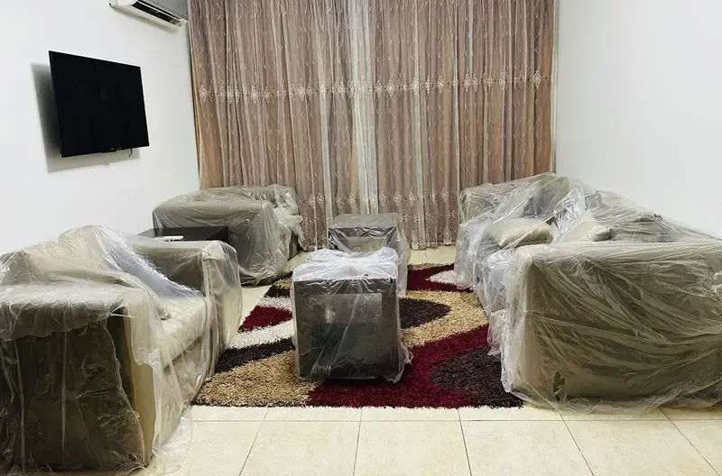 شقة مفروشة مكيفة للإيجار بكمبوند روضة زايد
