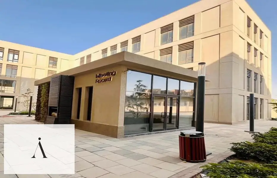 مكتب إداري تشطيب كامل للإيجار بموقع مميز بالقاهرة الجديدة