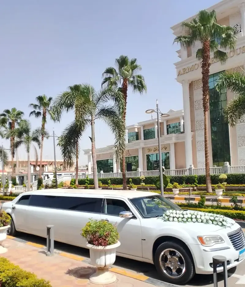 ليموزين استريتش للايجار بسائق