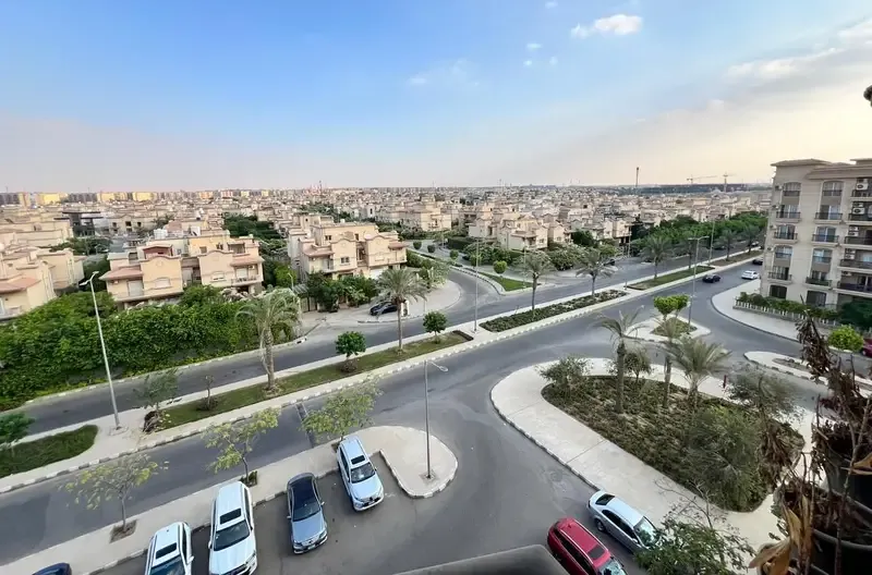 شقة فندقية 131م للإيجار بمدينة الرحاب - تشطيبات خاصة
