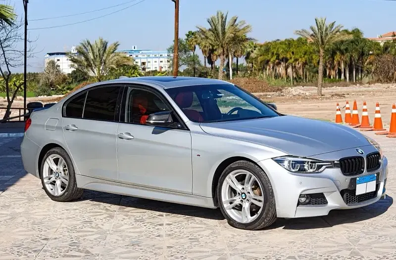 BMW 320i موديل 2018 للإيجار