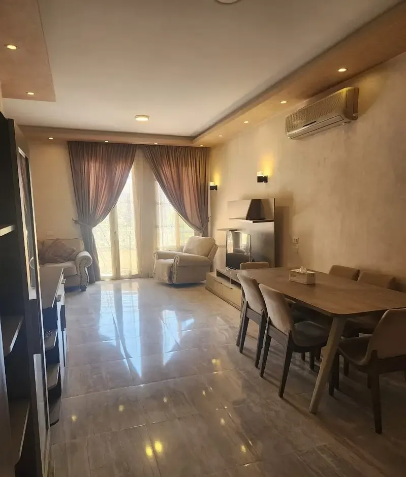 شقة مفروشة للايجار في كمبوند جوار الشيخ زايد