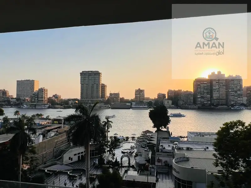 Luxurious apartment directly on the Nile in Manial