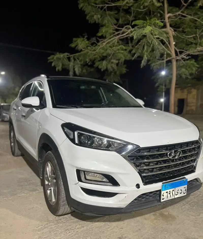 Hyundai Tucson Top Trim for Daily and Monthly Rent