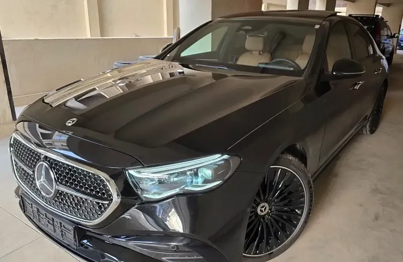 مرسيدس E200 AMG موديل 25 للإيجار بالسائق