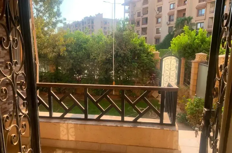 Ground floor apartment with garden 180sqm in Rehab 1 - New Law Rent