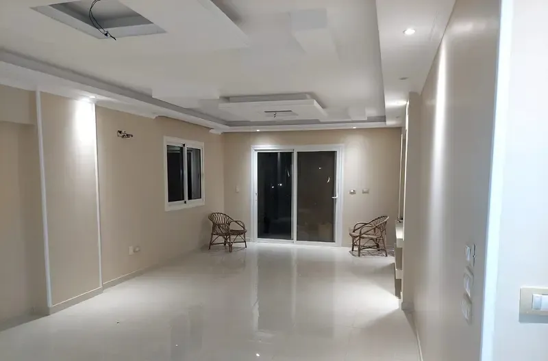 شقة للإيجار بحديقة خاصة في ذا سكوير القاهرة الجديدة
