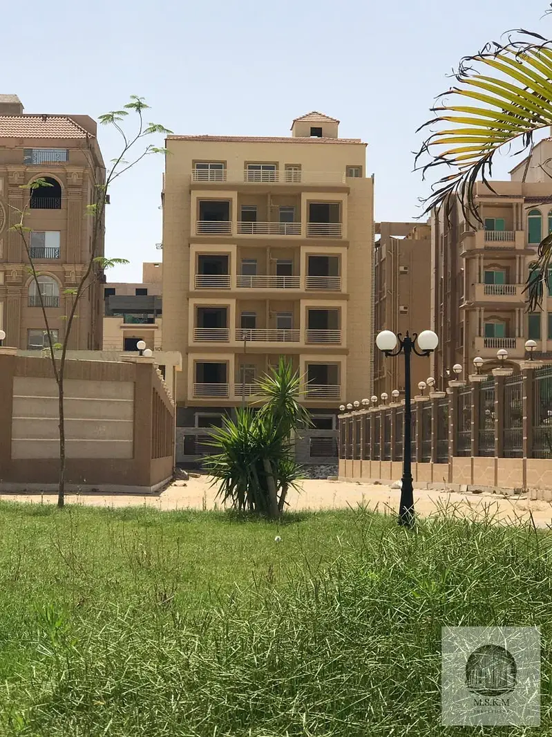 شقة مودرن للايجار في اسكان الجامعة الامريكية دور ثاني