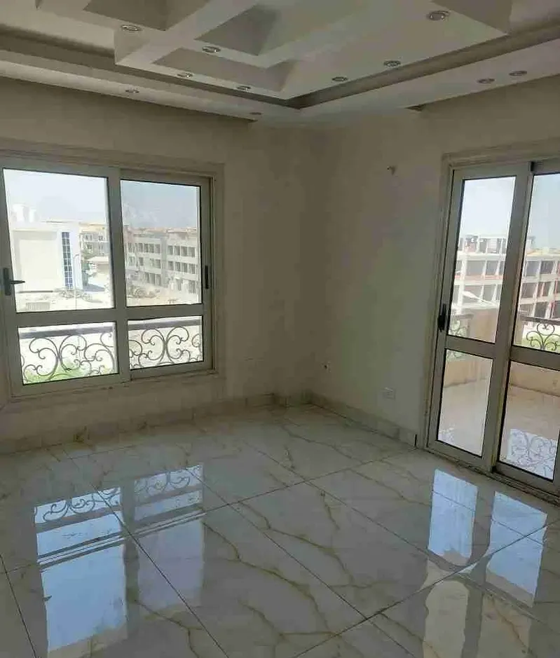 شقة للايجار بكمبوند الخمايل بالشيخ زايد