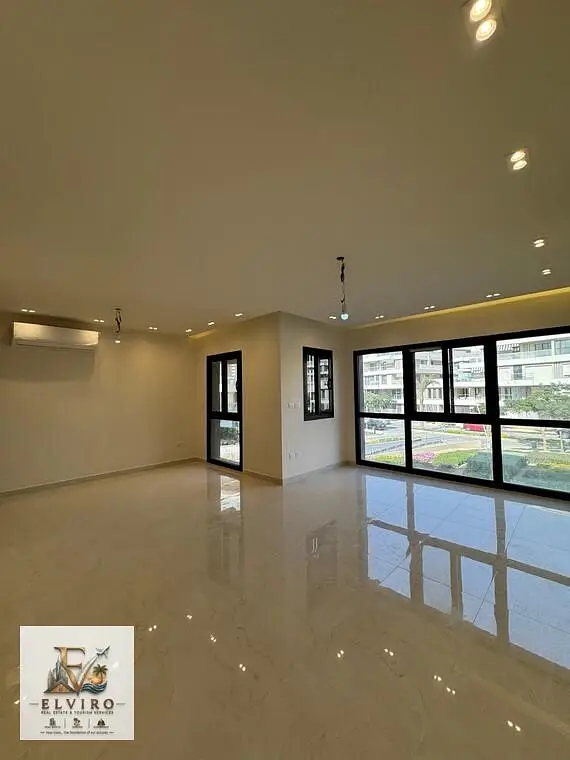 شقة للإيجار في فيليت سوديك سكاي كوندوز