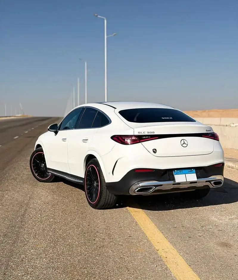 مرسيدس GLC 300 موديل 2025 للإيجار