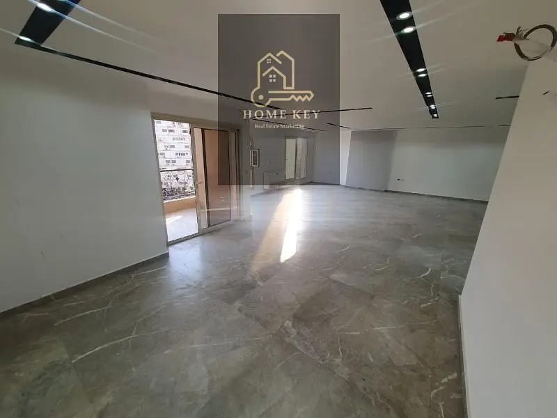 Office for rent 800 sqm Hassan El Maamoun Street