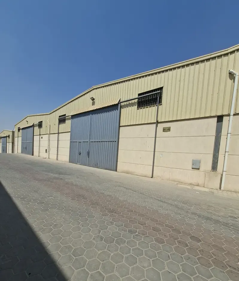 مخزن للإيجار ١٠٠٠ متر في جمعية المهندسين العرب أمام العبور