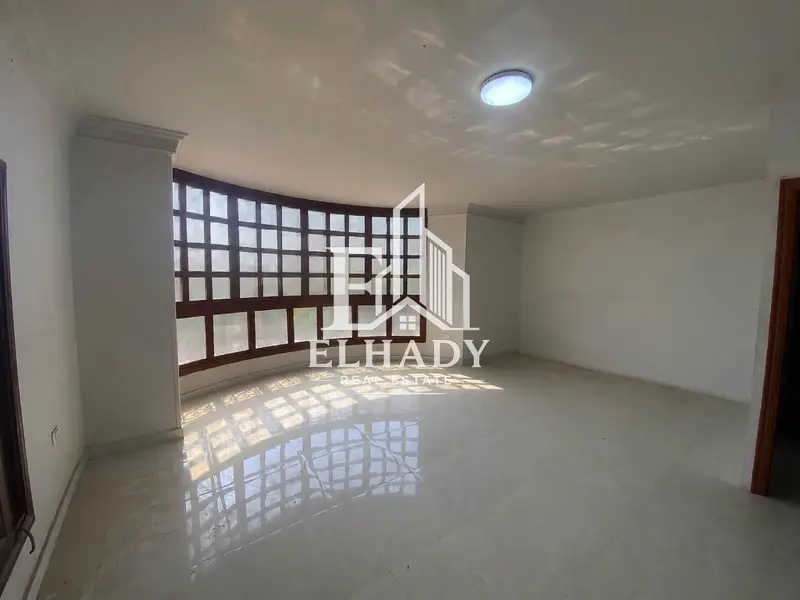 Air-conditioned 220 sqm administrative headquarters for rent in El Waseky division, opposite Smart Village