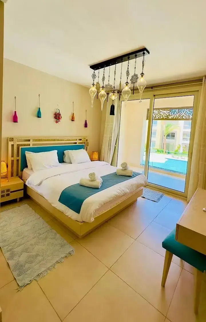 Apartment for rent in El Gouna with one bedroom overlooking the pool and sea