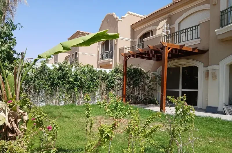 فيلا للإيجار في كمبوند الباتيو برايم الشروق