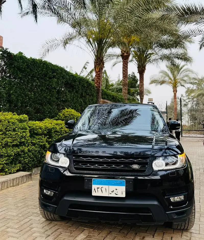 رينج روفر 2026 للإيجار مع سائق