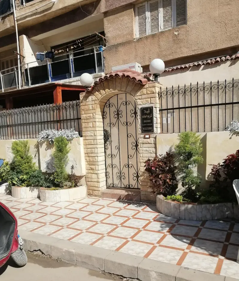 Ground floor apartment for monthly rent in Maamoura Beach