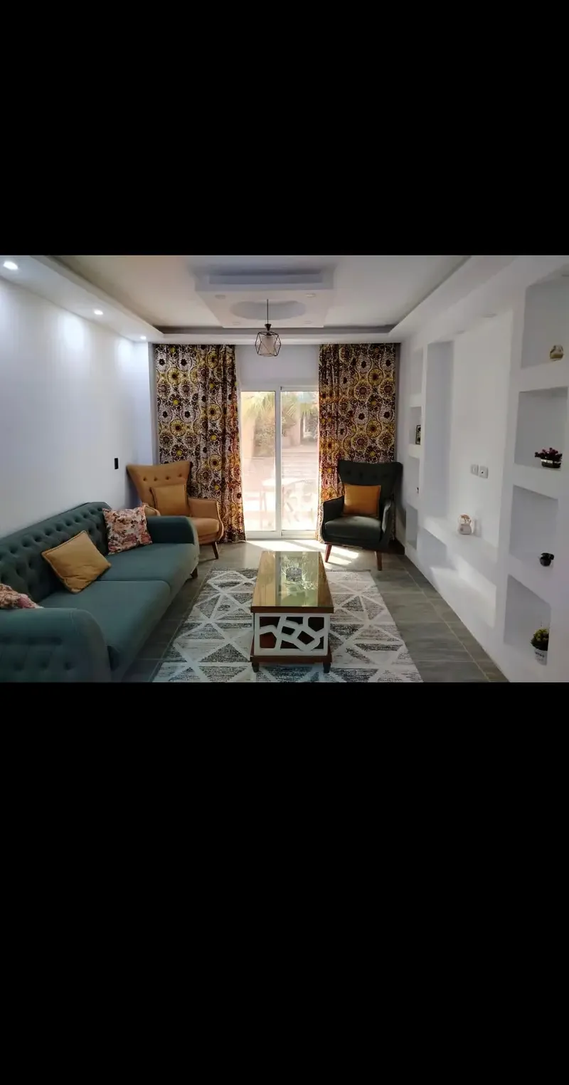 شقة مميزة بكمبوند واحة الريحان - فرش فاخر