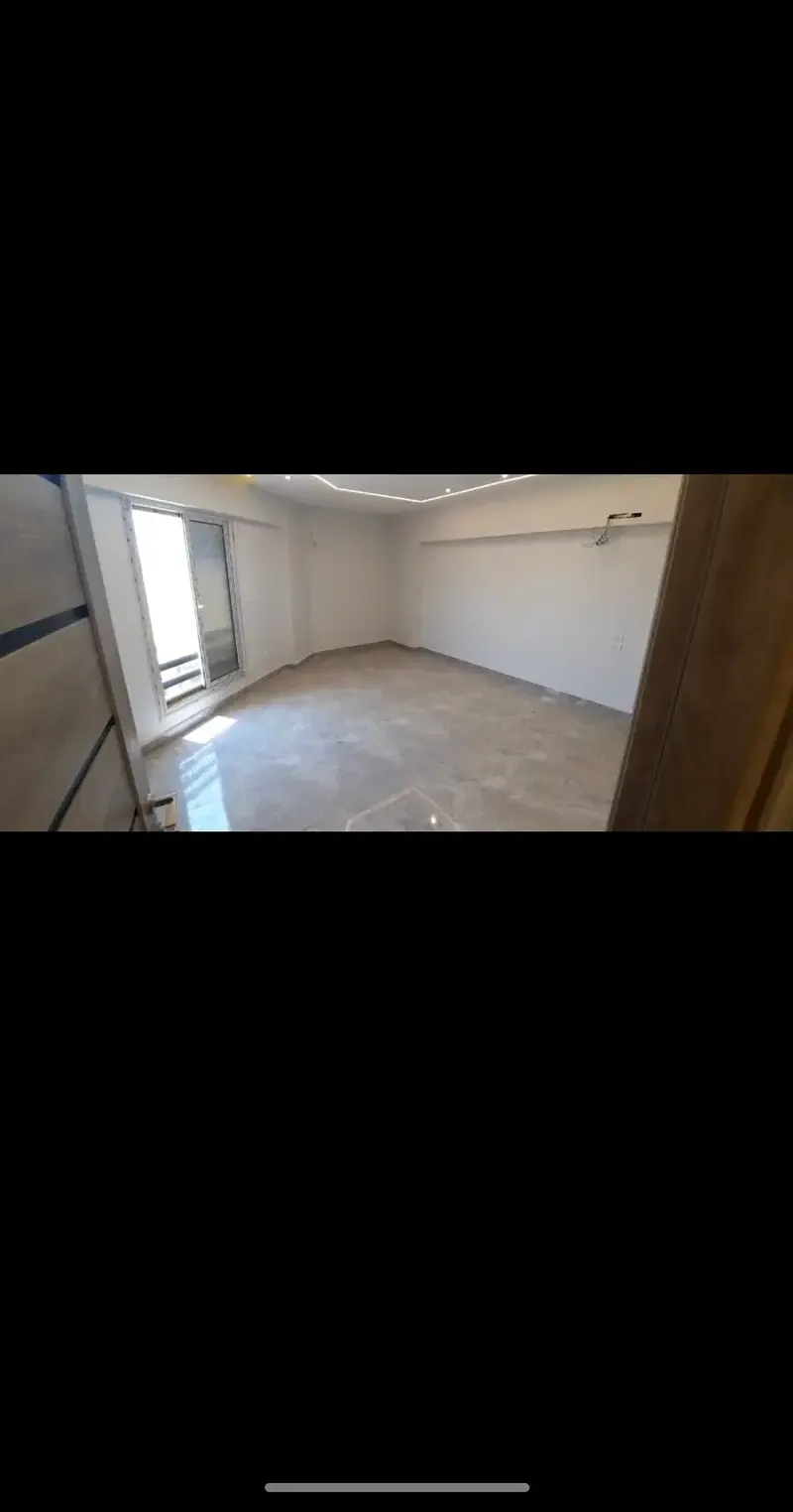 شقة مميزة 3 غرف فيو النادي بكمبوند كنز
