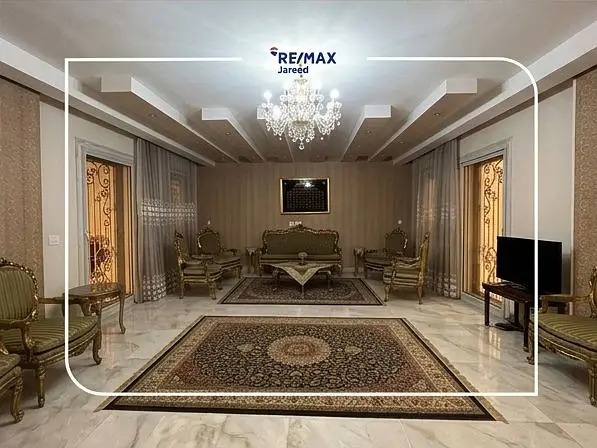 دوبلكس مفروش للايجار بحديقة خاصة في الحي السابع الشيخ زايد