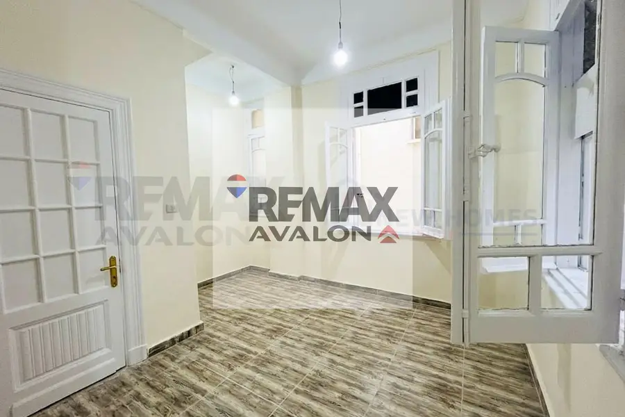 Office space for rent 130 sqm in Sporting, Bour Sa'id Street